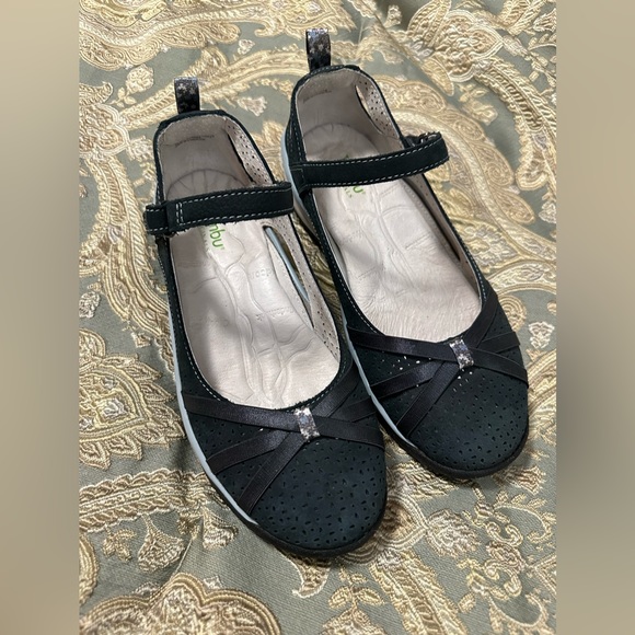 Jambu Originals Shoes - New without box. Jambu Originals.